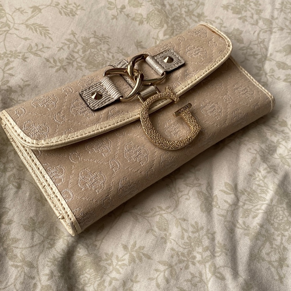 Guess wallet